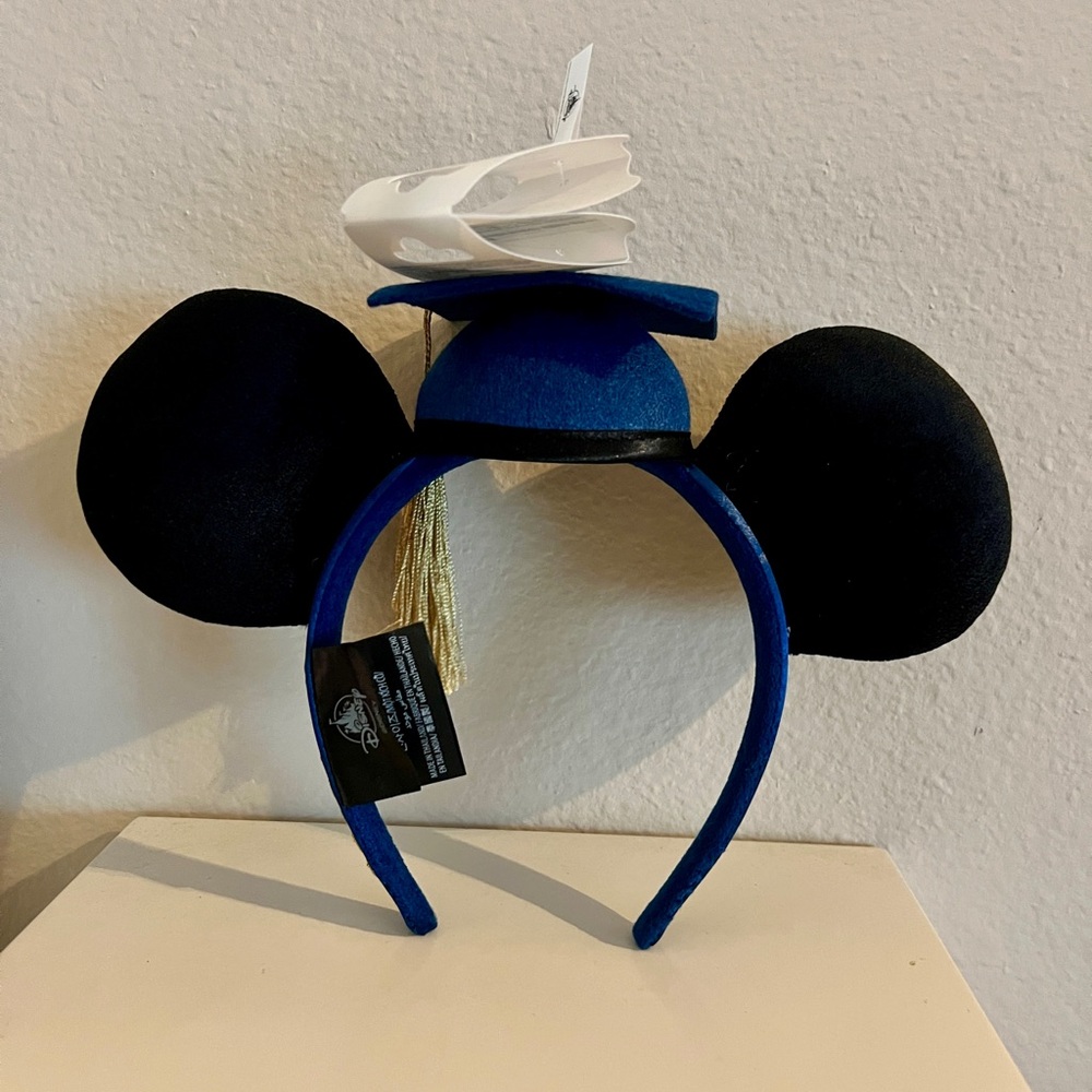 Disney Graduation Minnie Ears - Picture 2 of 5